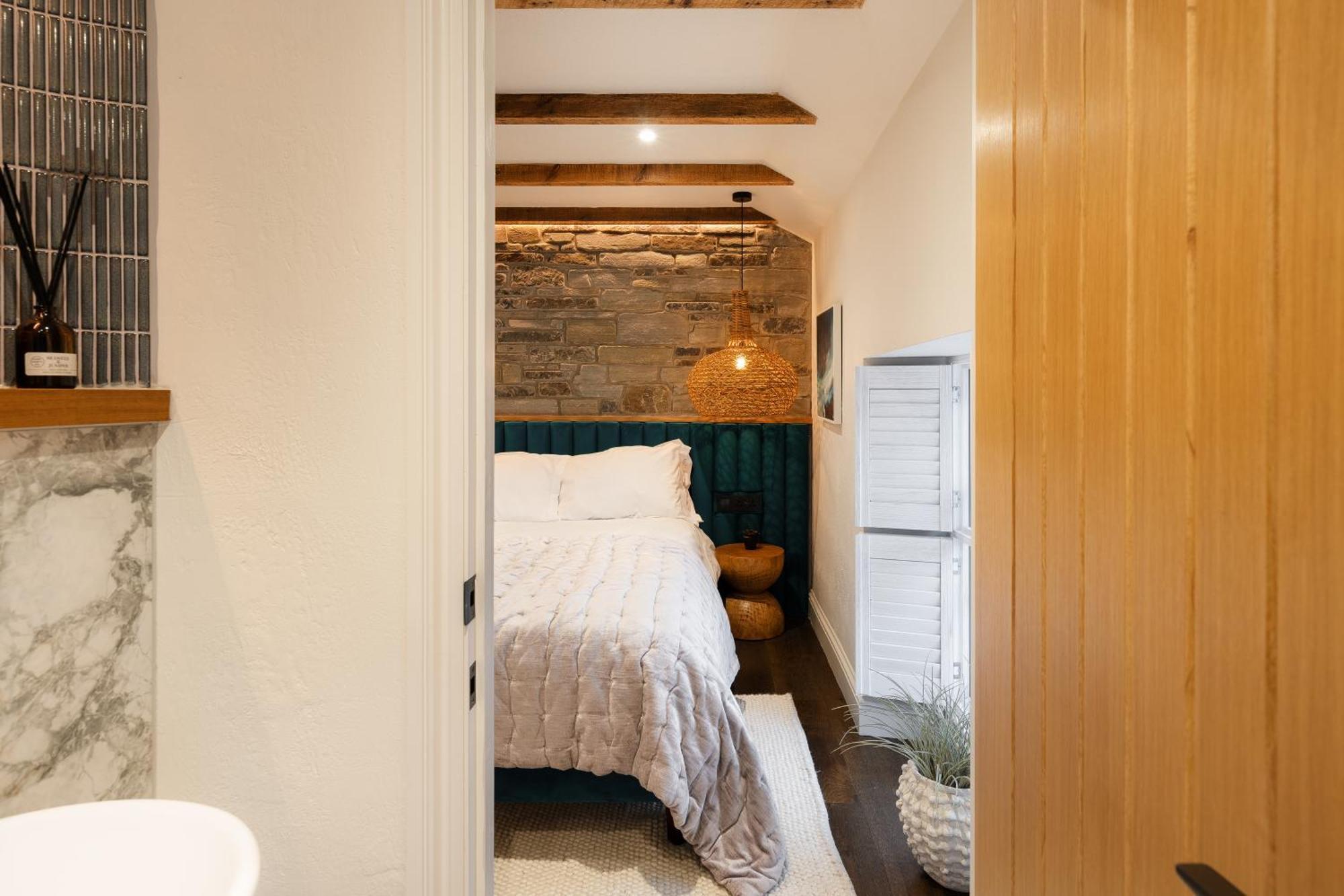 Hive Townhouse Hotel Aberaeron Bagian luar foto