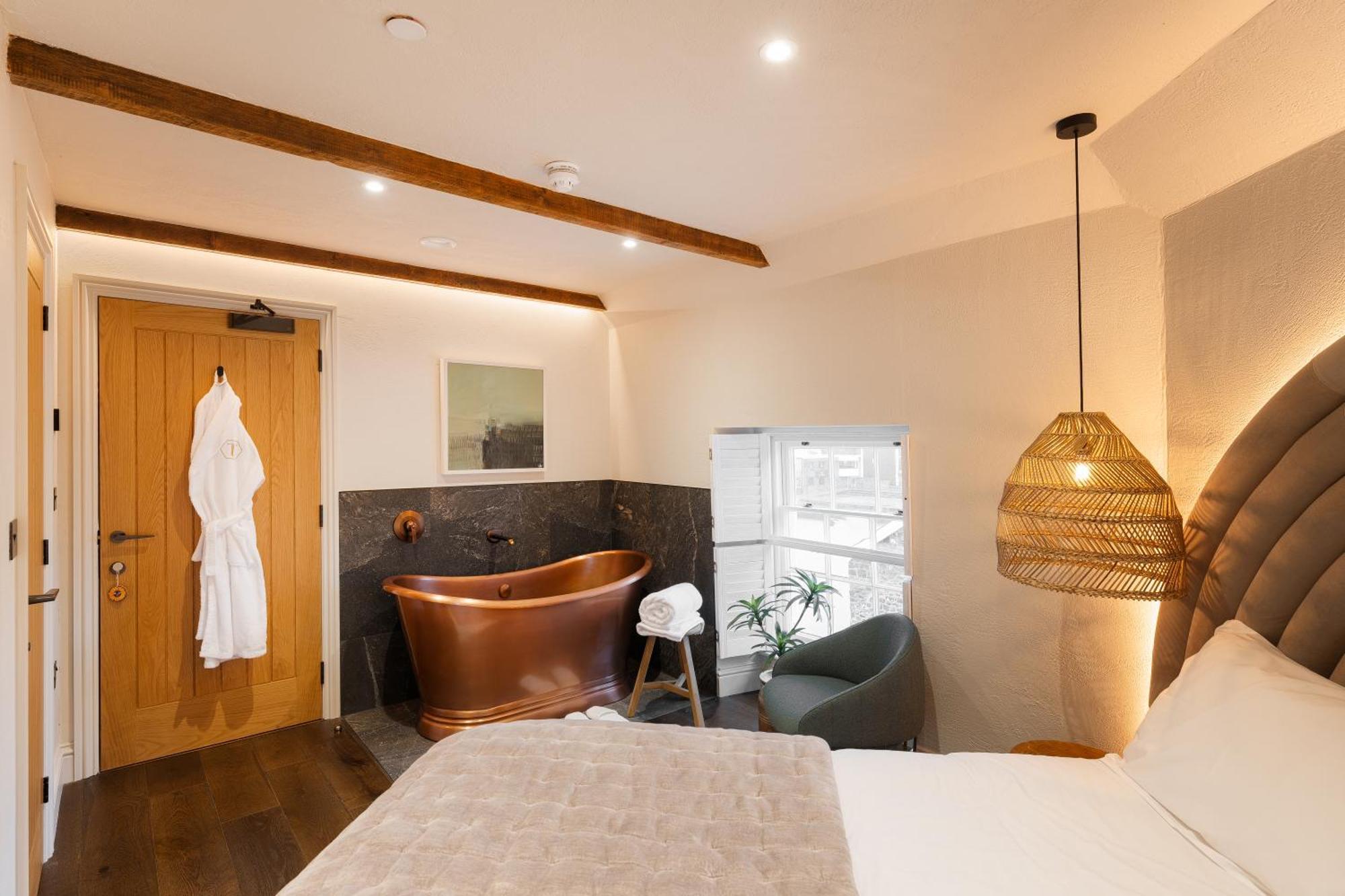 Hive Townhouse Hotel Aberaeron Bagian luar foto